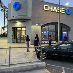 Chase Bank - Long line at ATM because of some idiots
