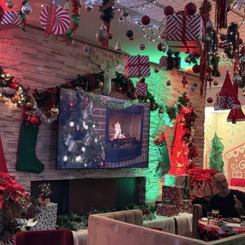 Corque Hotel - Miracle Holiday Bar at Corque Hotel - Hotels Near Me - Solvang, California