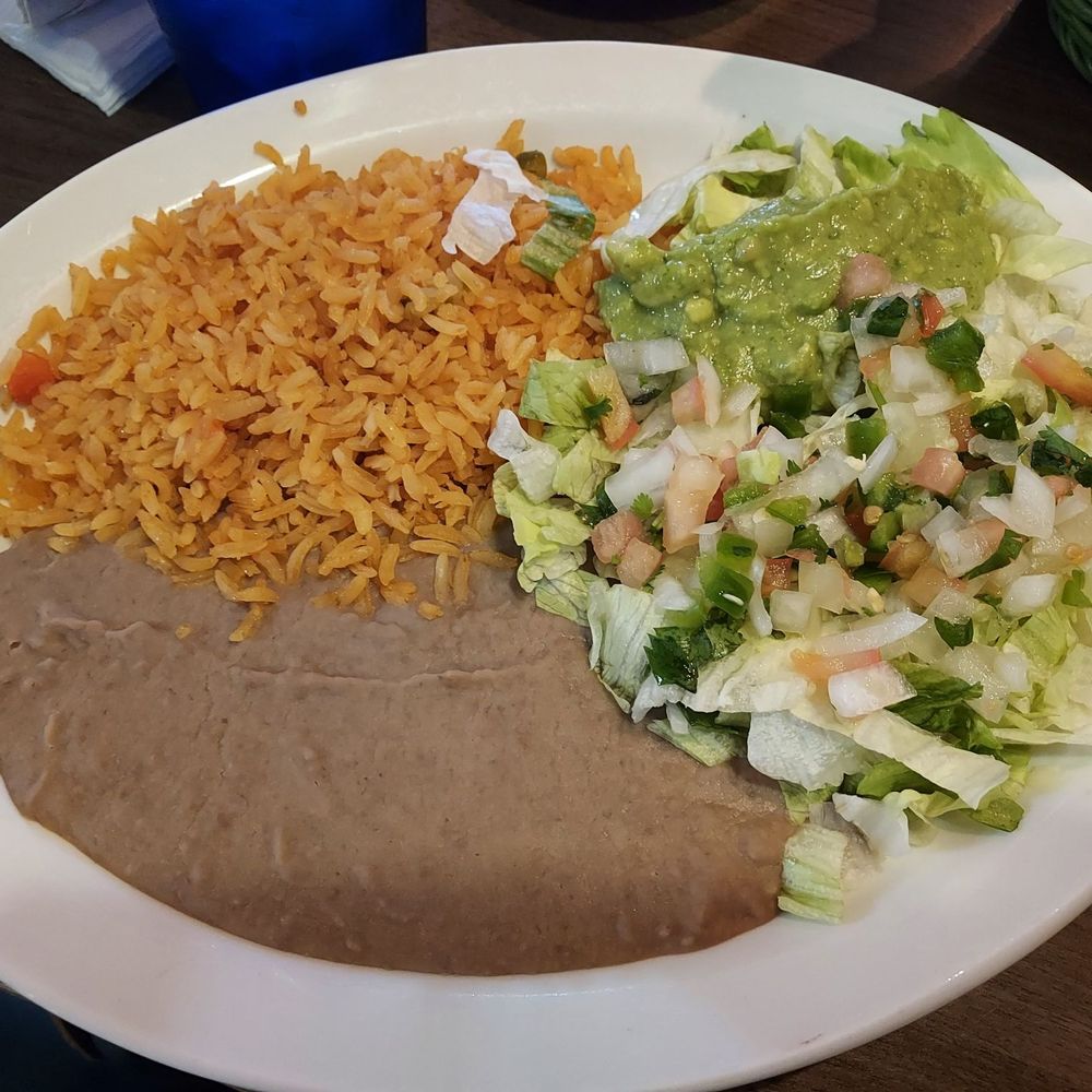 Los Tres Caminos - Beans, rice, guac, lettuce, and Pico de Gallo - Mexican Near Me - Peru, Indiana Los Tres Caminos - Beans, rice, guac, lettuce, and Pico de Gallo - Mexican Near Me - Peru, Indiana