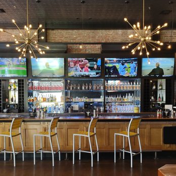 Happy Does Bar - View of the indoor bar area - Bars Near Me - San Diego, California