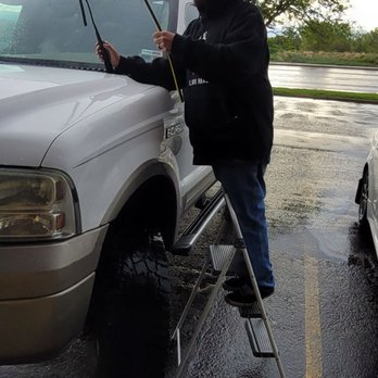 Advance Auto Parts - Jose installing my wipers in the rain - Auto Parts & Supplies Near Me - Aurora, Colorado