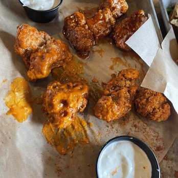 Buffalo Wild Wings - 8 Boneless Wings Mango Habanero Spicy Garlic - Chicken Wings Near Me - Clifton Park, New York Buffalo Wild Wings - 8 Boneless Wings Mango Habanero Spicy Garlic - Chicken Wings Near Me - Clifton Park, New York