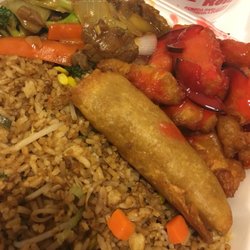 Hong Kong Express - Sweet and sour chicken with beef and broccoli combination fried rice