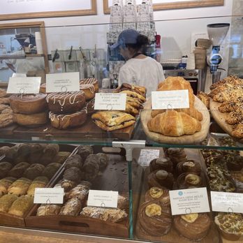 maman - Oooo la la mouth watering display - Cafes Near Me - Princeton, New Jersey