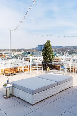 SkyBar Green Hills by null