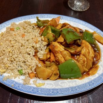 Silk Road Gourmet Chinese - Garlic chicken - New American Near Me - Pittsburgh, Pennsylvania