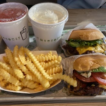 Shake Shack Westbury - Burgers Near Me - Garden City, New York Shake Shack Westbury - Burgers Near Me - Garden City, New York