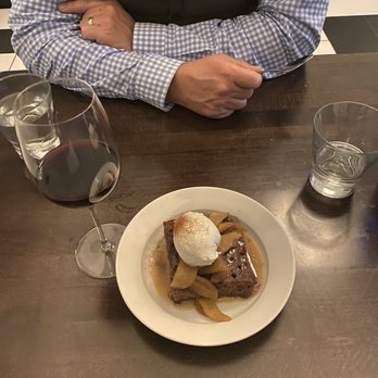 VIM Dining & Desserts - Warm gingerbread cake - New American Near Me - Santa Cruz, California
