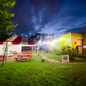 Vegelicious - Dining Area outside - Vegan Near Me - Nashville, Tennessee Vegelicious - Dining Area outside - Vegan Near Me - Nashville, Tennessee