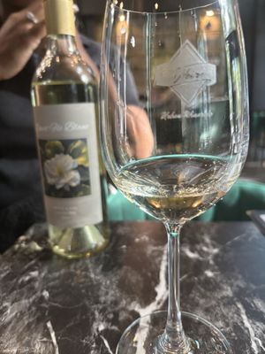 Pur Noire Urban Wineries by null