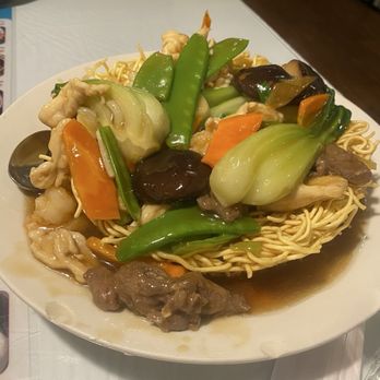 TKS Chinese Cuisine - Combo crispy fried noodles with beef, chicken, shrimp, mushrooms, and vegetables - Szechuan Near Me - Plano, Texas TKS Chinese Cuisine - Combo crispy fried noodles with beef, chicken, shrimp, mushrooms, and vegetables - Szechuan Near Me - Plano, Texas