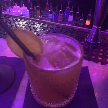 Roswell's Saloon - Aquarius - Bars Near Me - Houston, Texas