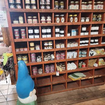 The Farm Store at Tiashoke - Jans and jellies - Attraction Farms Near Me - Schaghticoke, New York