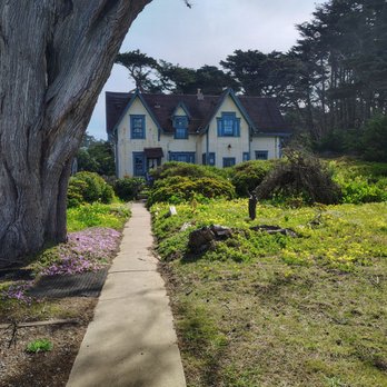 HI-Pigeon Point Lighthouse Hostel - Hostels Near Me - Pescadero, California