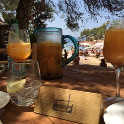 El Chiringuito - Lunch and drinks on the beach! Life is amazing!