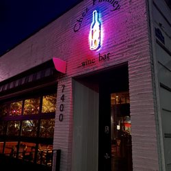 Chez Phinney - Exterior sign