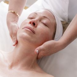 Spa Cascada - Personalized facial experiences focused on skin health, renewal, and visible results.