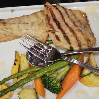Vis à Vis Restaurant and Lounge - Platter of fish - French Near Me - Brooklyn, New York Vis à Vis Restaurant and Lounge - Platter of fish - French Near Me - Brooklyn, New York