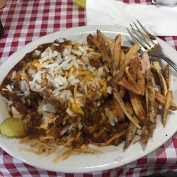 Station 3 Family Restaurant & Lounge - Chil Burger