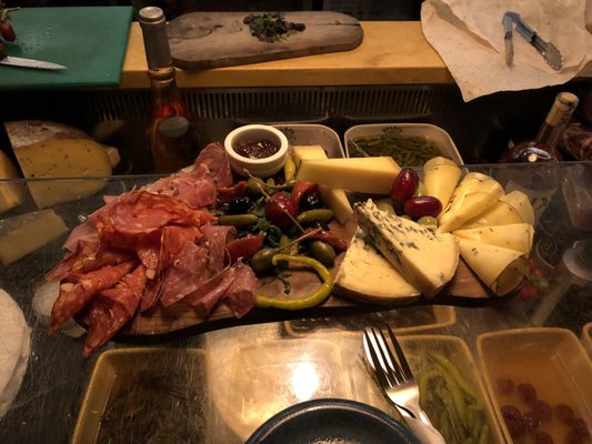 B Street Deli by null