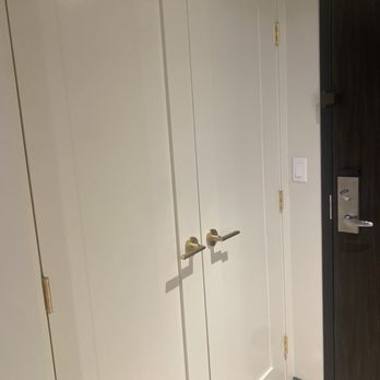 Austin Southpark Hotel - Closet with safe inside - Hotels Near Me - Austin, Texas Austin Southpark Hotel - Closet with safe inside - Hotels Near Me - Austin, Texas