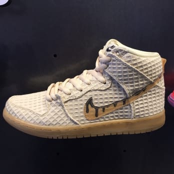 Nike Santa Monica - Waffle shoes! 2016 - Sports Wear Near Me - Santa Monica, California Nike Santa Monica - Waffle shoes! 2016 - Sports Wear Near Me - Santa Monica, California