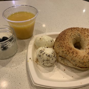Delta Sky Club - Airport Lounges Near Me - Indianapolis, Indiana