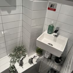 Baby E Coffee & Deli - The bathroom is so cute and smell amazing.