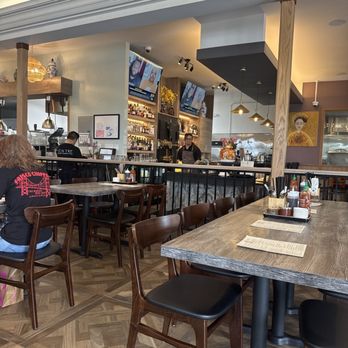 Ben Tre - Inside - Vietnamese Near Me - San Francisco, California Ben Tre - Inside - Vietnamese Near Me - San Francisco, California