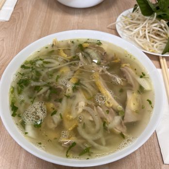 Pho Mi Amor - #4 dark meat free range chicken with fresh noodle - Vietnamese Near Me - Elk Grove, California Pho Mi Amor - #4 dark meat free range chicken with fresh noodle - Vietnamese Near Me - Elk Grove, California