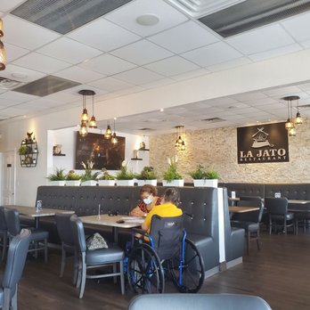 La Jato Restaurant - Dining room - Peruvian Near Me - Hialeah, Florida La Jato Restaurant - Dining room - Peruvian Near Me - Hialeah, Florida