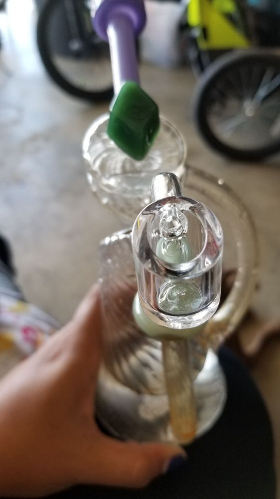 SMOKE SHOP AND GIFTS Updated September 2024 14425 Moreno Beach Dr