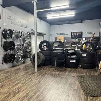 Forza Customs - Inside of business - Car Stereo Installation Near Me - Lansing, Illinois