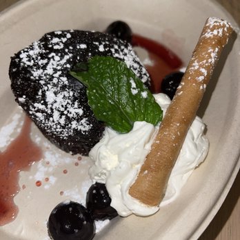 Drift Kitchen & Bar - Lido Beach Resort - Chocolate cake - Seafood Near Me - Sarasota, Florida