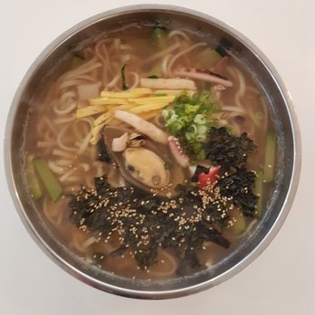 Hakone Sushi Bar - Sushi Bars Near Me - Coquitlam, British Columbia