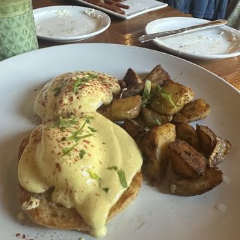 Bistro 76 Cafe & Catering - Classic Eggs Benedict, no ham sub bacon on the side (in background) - Breakfast & Brunch Near Me - Edmonds, Washington
