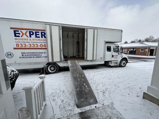 Expert Movers LLC