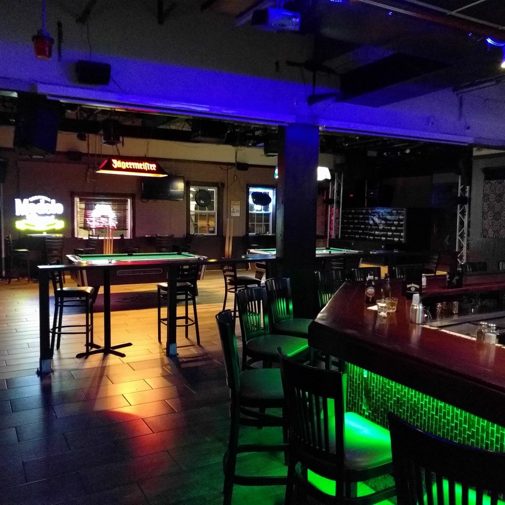 Rocky's American Grill - Sports Bars Near Me - Prospect Heights, Illinois