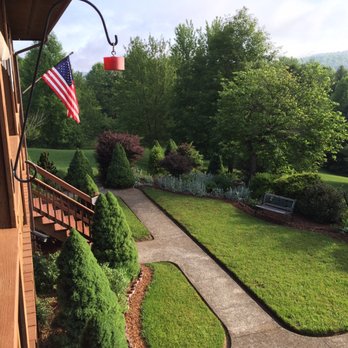 Mountain Song Inn - Green, green spring and summer. 2016 - Bed & Breakfast Near Me - Willis, Virginia Mountain Song Inn - Green, green spring and summer. 2016 - Bed & Breakfast Near Me - Willis, Virginia