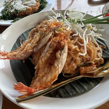 Oraan Thai Eatery - Prawn pad Thai - Thai Near Me - San Francisco, California