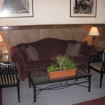 The Brewster Building - Brewster Lobby - Apartments Near Me - Chicago, Illinois