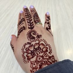 Eyebrow Art - Henna art