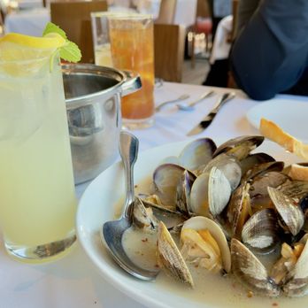 Cutters Crabhouse - Ginger Snap Cooler and Manila Clams - Seafood Near Me - Seattle, Washington Cutters Crabhouse - Ginger Snap Cooler and Manila Clams - Seafood Near Me - Seattle, Washington