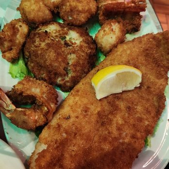 Little Pete's Restaurant - Fried flounder, crab cake, scallops & shrimp - Breakfast & Brunch Near Me - Philadelphia, Pennsylvania Little Pete's Restaurant - Fried flounder, crab cake, scallops & shrimp - Breakfast & Brunch Near Me - Philadelphia, Pennsylvania
