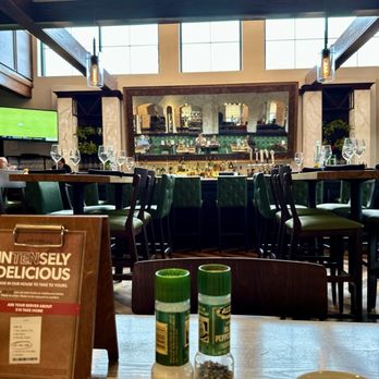 Carrabba's Italian Grill - Looking towards bar - Italian Near Me - Ft. Myers, Florida