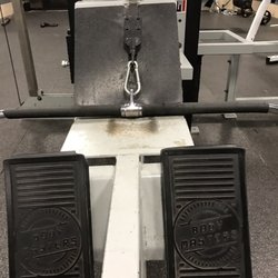Fitness 24/7 - Uneven seated row.