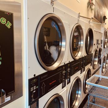 Scarborough Laundromat - Coin-operated dryers with $1,$5,$10,$20 change machine - Laundromat Near Me - Scarborough, Maine Scarborough Laundromat - Coin-operated dryers with $1,$5,$10,$20 change machine - Laundromat Near Me - Scarborough, Maine