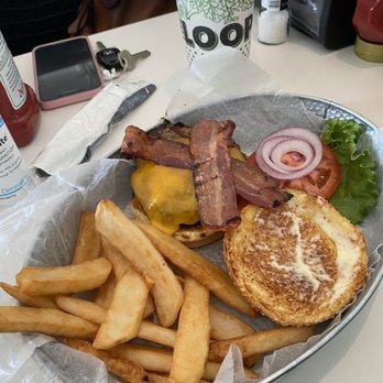 THE LOOP RESTAURANT - Bacon cheeseburger - Pizza Near Me - Jacksonville, Florida