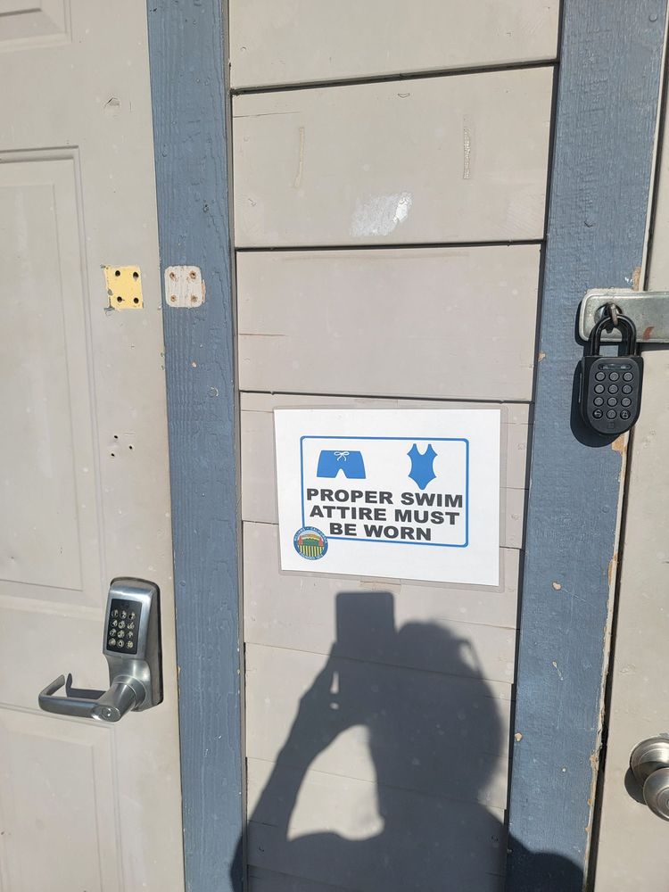 Williams Swimming Pool Logo