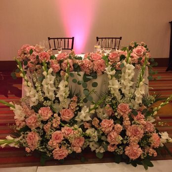 Van Nuys Flowers - The sweetheart table. Simple but Elegant! Thank you Elizabeth! - Florists Near Me - Van Nuys, California